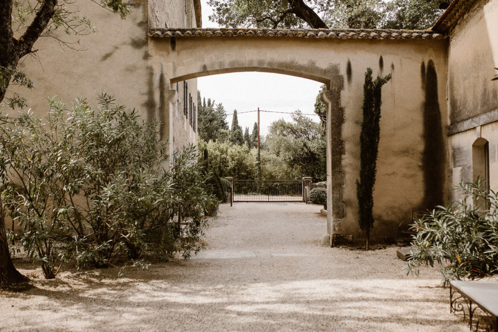 Clémence & François - Mariage rustique et Kinfolk en provence - Saint Rémy de Provence - Marc Ribis