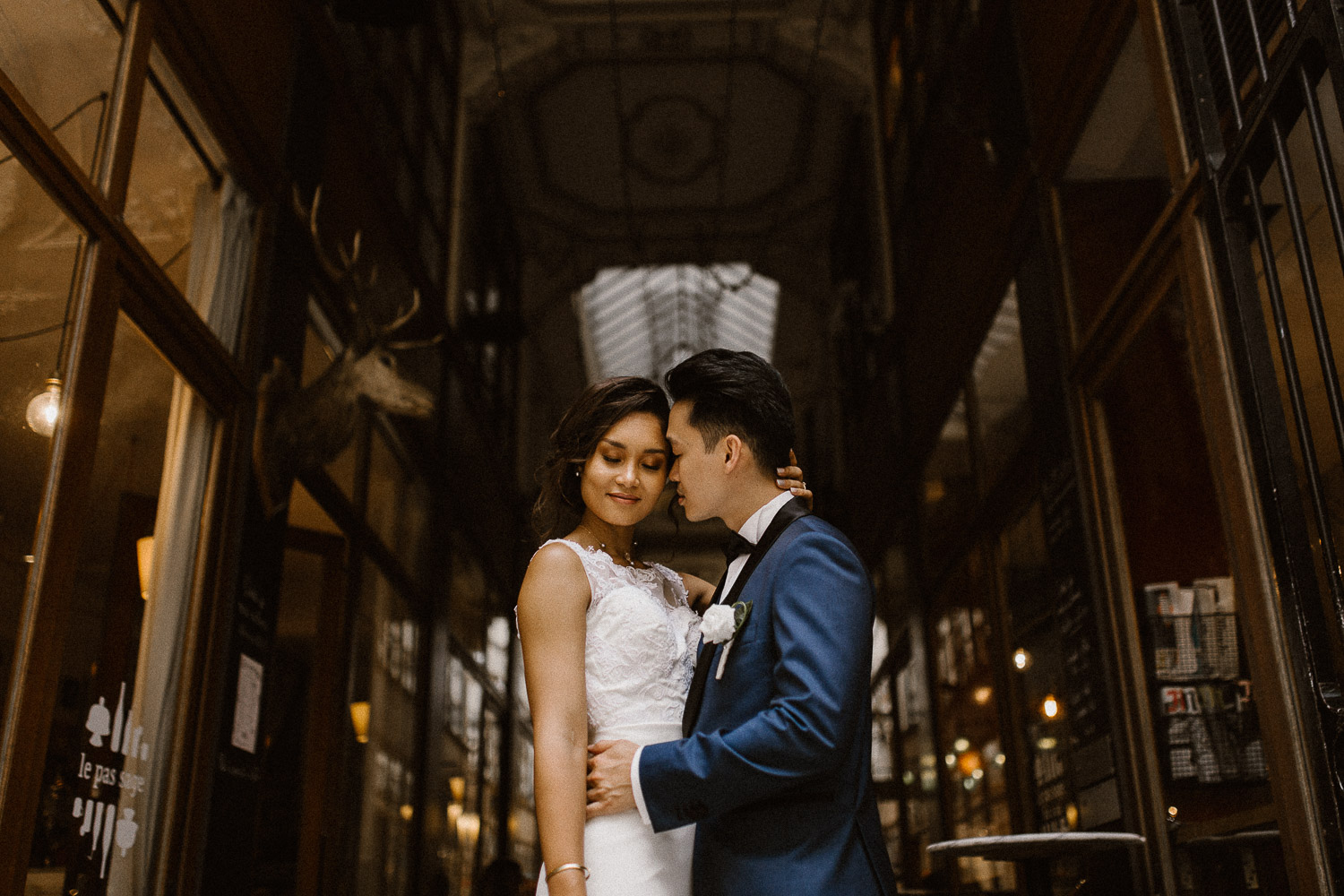 Emilie & Raymond - Mariage romantique à Paris - Marc Ribis