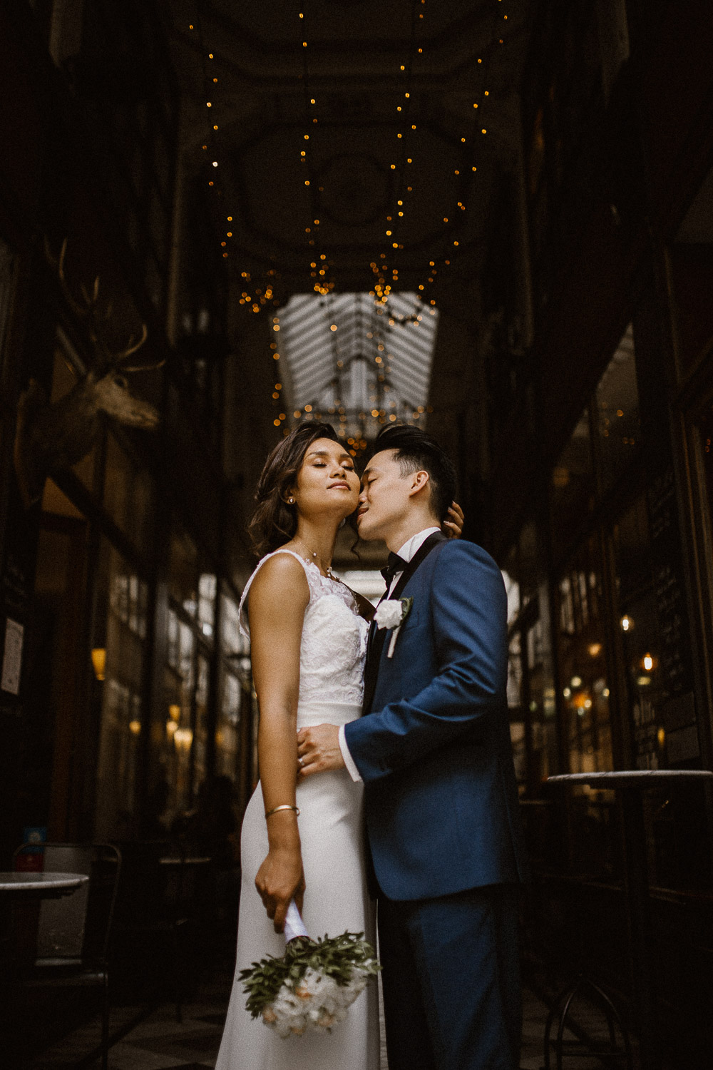 Emilie & Raymond - Mariage romantique à Paris - Marc Ribis