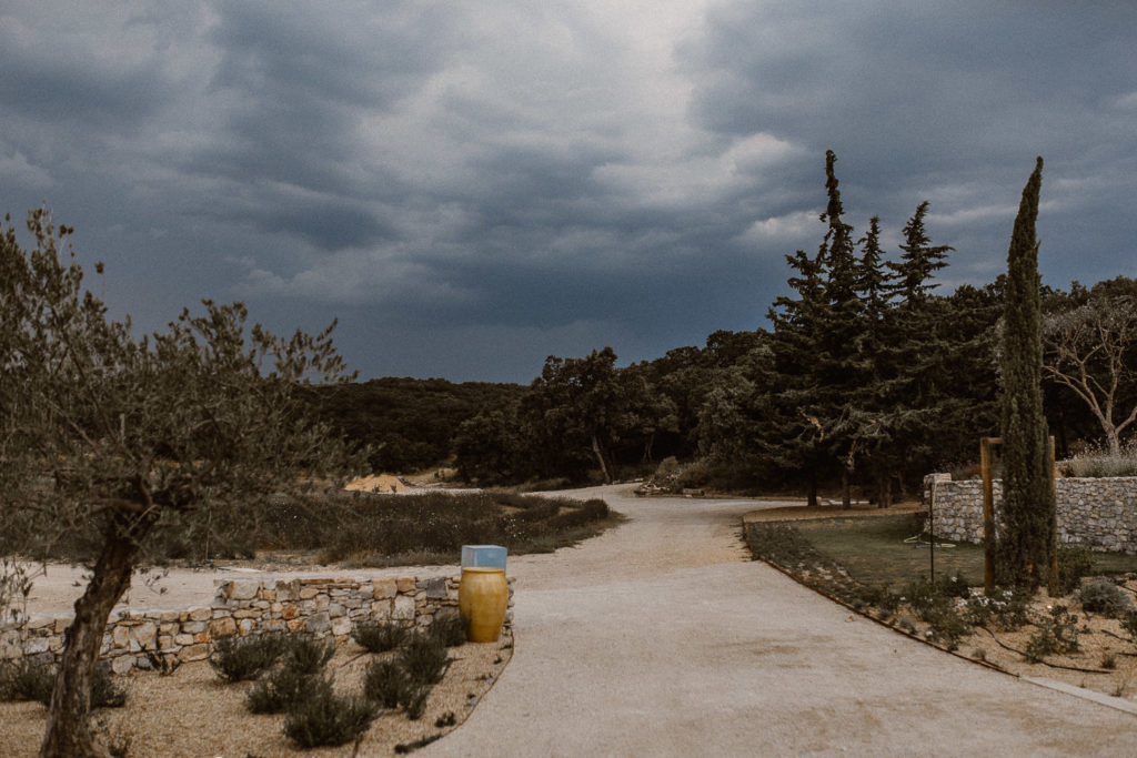 Alice & Quentin_Mariage kinfolk à Avignon_Domaine Le Grand Belly_Rochefort du Gard_Marc Ribis_Photographe de mariage